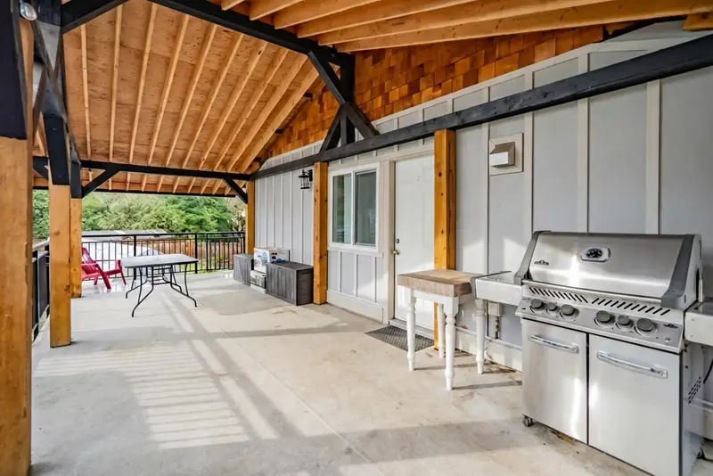 20837 STONEY AVENUE - photo 3 of 25