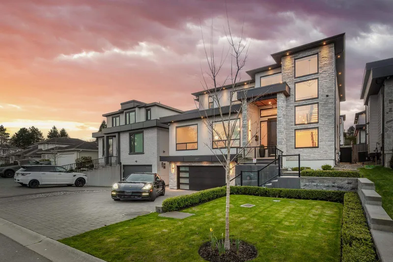 1267 160A STREET - photo 3 of 25