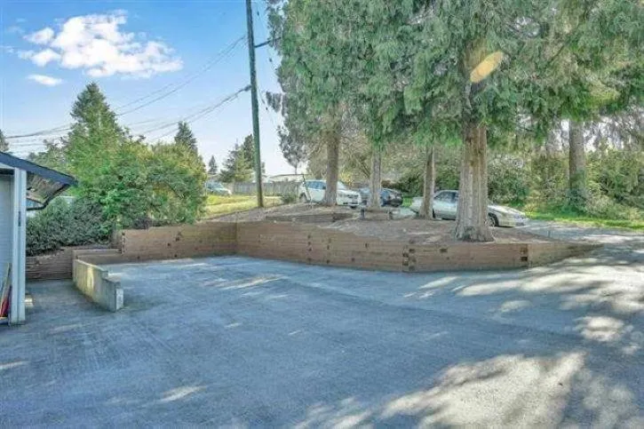 7794 141B STREET - photo 4 of 25