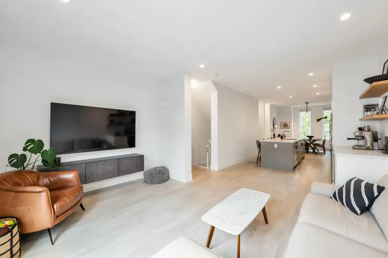 72 16685 25 AVENUE - photo 4 of 25