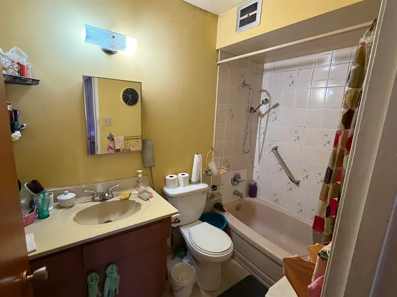 205 5055 IMPERIAL STREET - photo 4 of 6