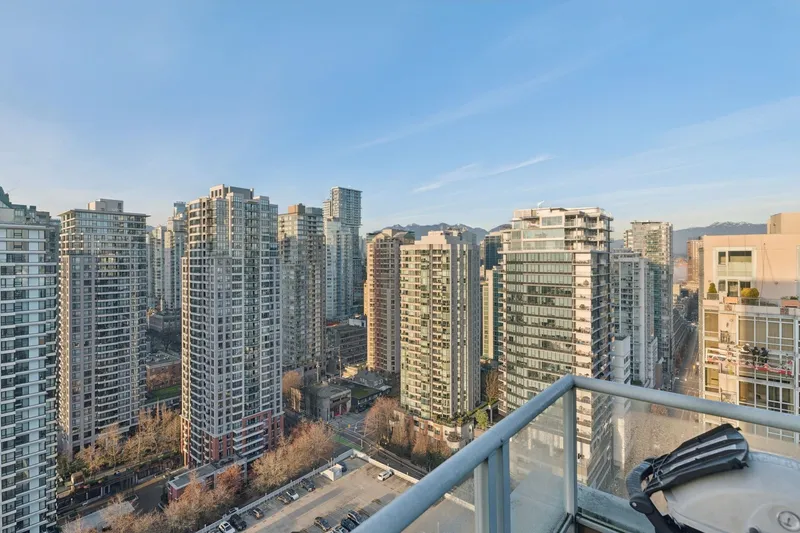 PH5 950 CAMBIE STREET - photo 1 of 25
