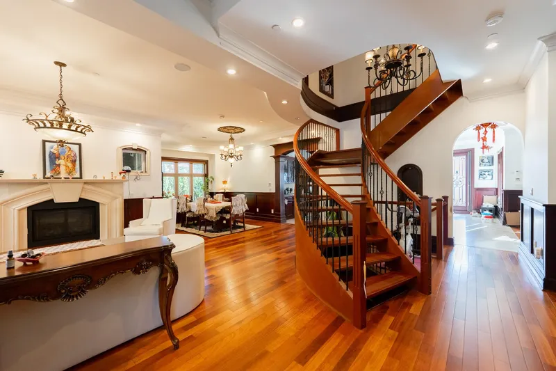 2502 W 36TH AVENUE - photo 2 of 25