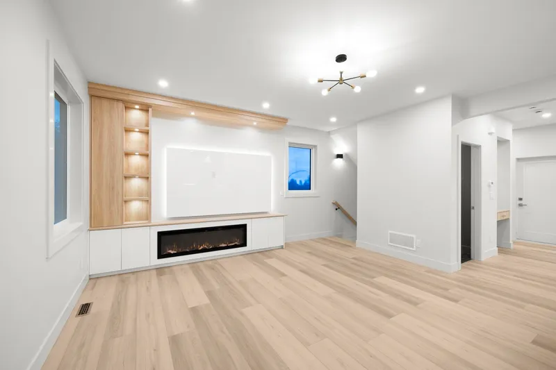 1 3881 HURST STREET - photo 4 of 25