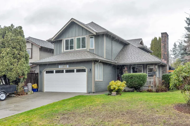 11893 WOODGROVE AVENUE - photo 2 of 25