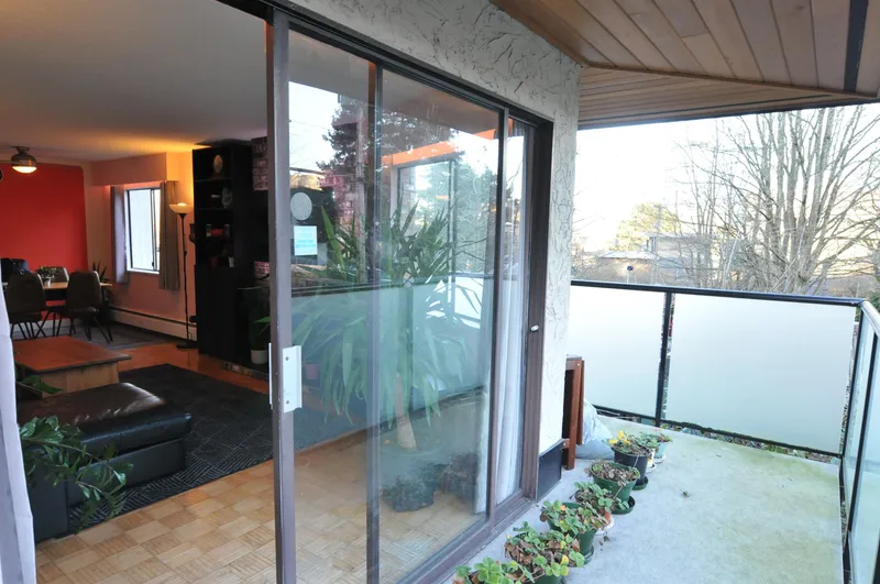 209 930 E 7TH AVENUE - photo 3 of 20