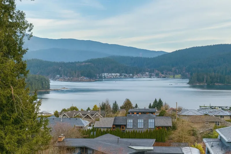 873 BAYCREST DRIVE - photo 2 of 18