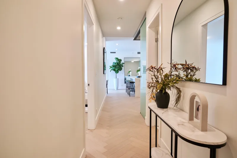 208 1342 JOHNSTON ROAD - photo 4 of 25