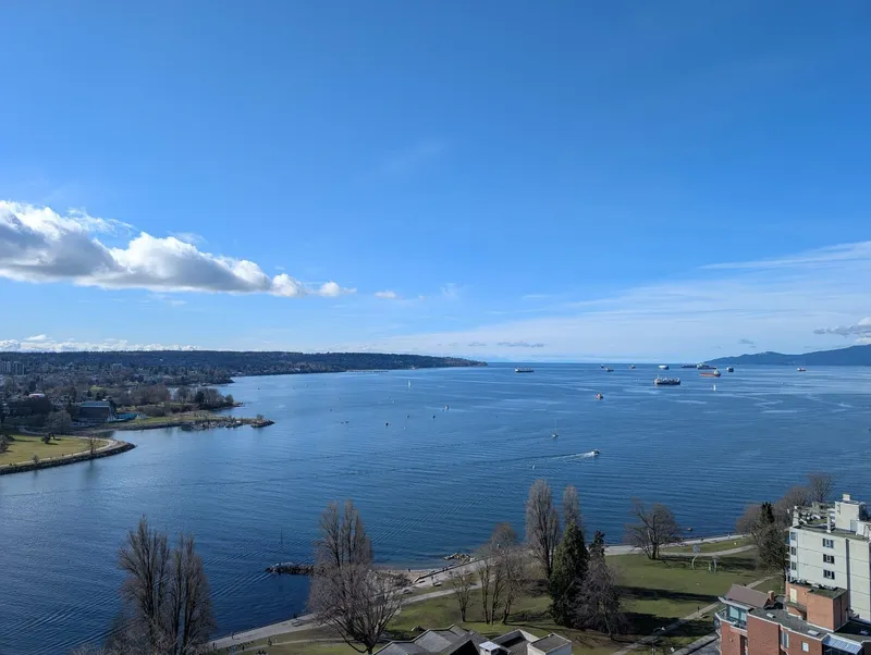 2106 1330 HARWOOD - photo 3 of 21