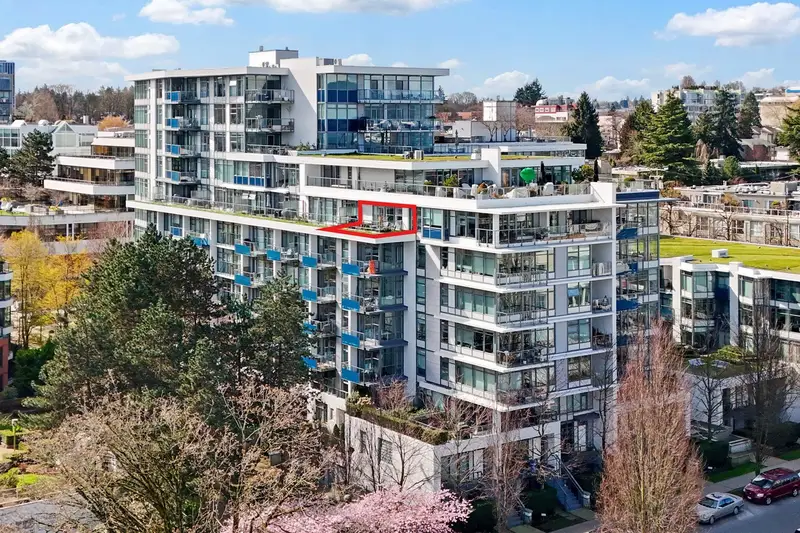 707 1777 W 7TH AVENUE - photo 3 of 25