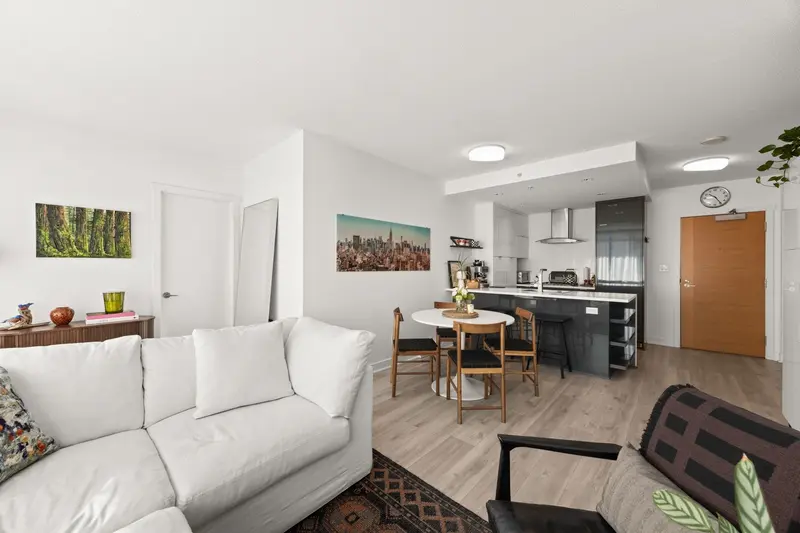 707 1777 W 7TH AVENUE - photo 4 of 25