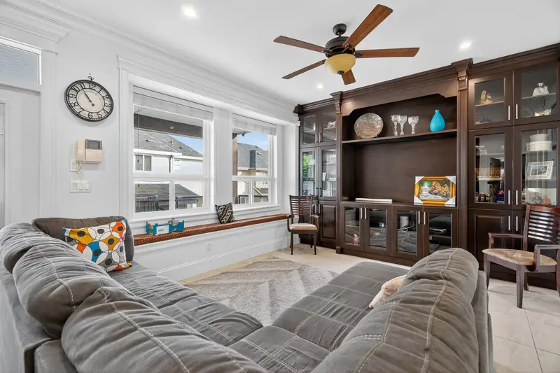 13255 62 AVENUE - photo 2 of 25