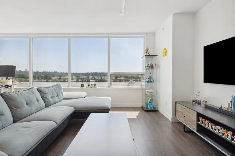 909 988 QUAYSIDE DRIVE - photo 2 of 25