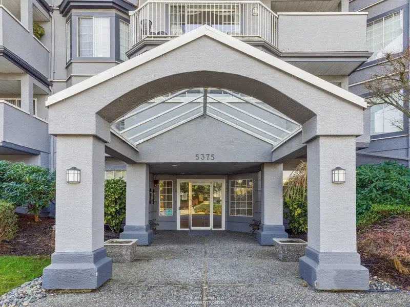 312 5375 205 STREET - photo 2 of 25