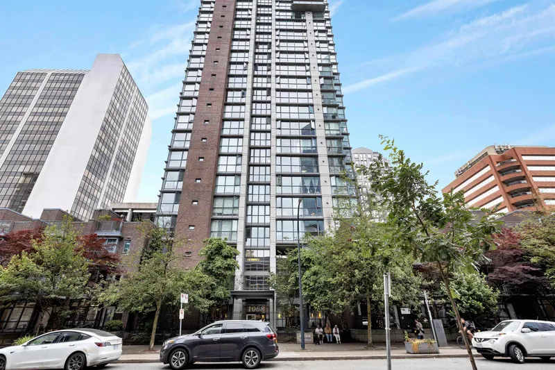 1402 1068 HORNBY STREET - photo 2 of 14