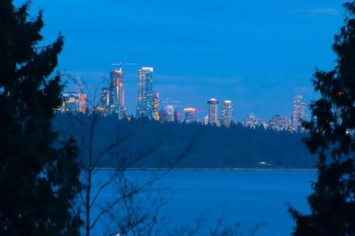 457 HILLCREST STREET - photo 3 of 25