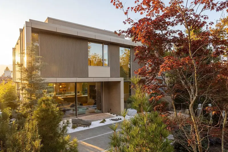 4521 LANGARA AVENUE - photo 2 of 25