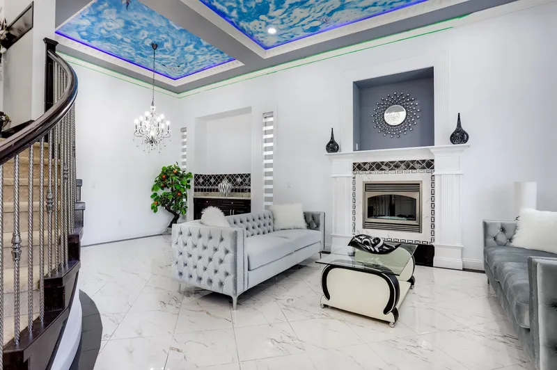 10289 139A STREET - photo 2 of 25