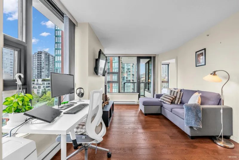 1001 928 HOMER STREET - photo 2 of 24