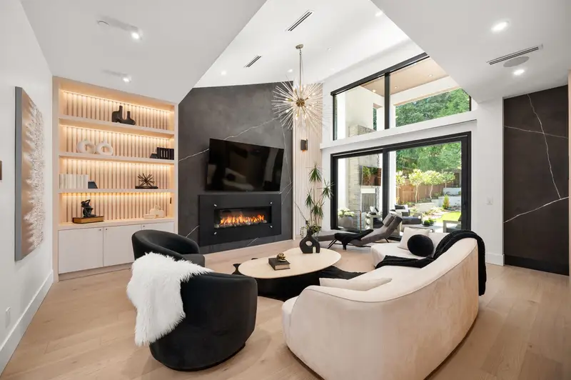 1255 KENT STREET - photo 2 of 25