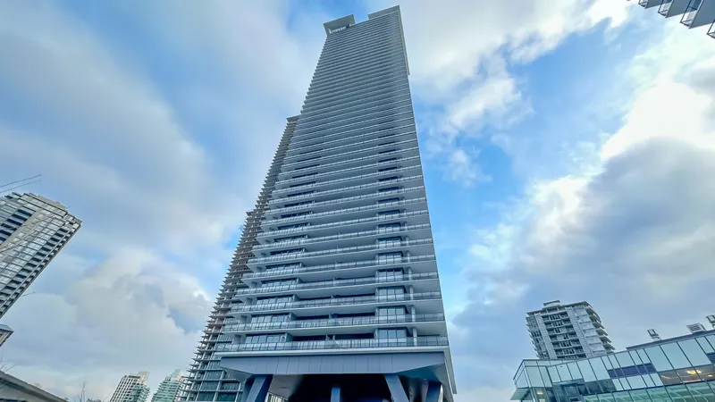 4402 4730 LOUGHEED HIGHWAY - photo 3 of 25