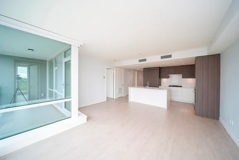 1005 6833 BUSWELL STREET - photo 4 of 25