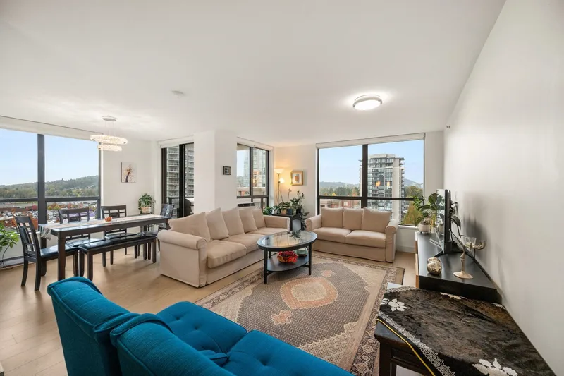 1203 1185 THE HIGH STREET - photo 1 of 25