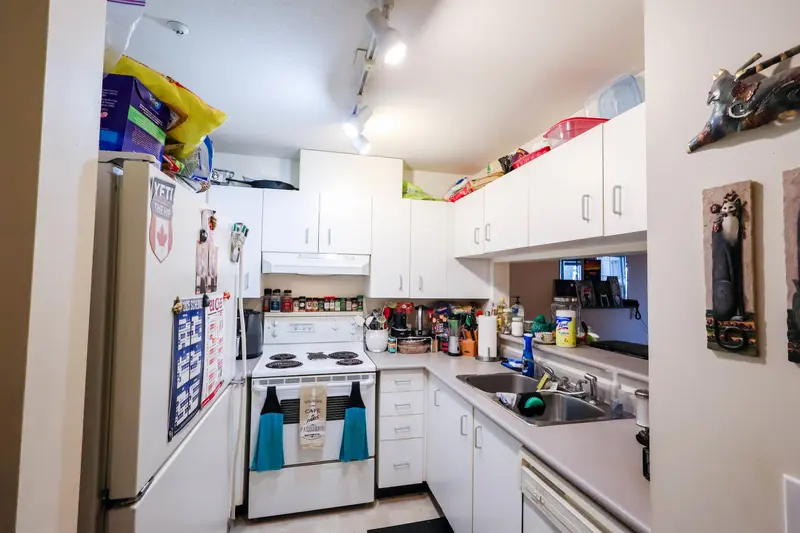 205 723 TWELFTH STREET - photo 2 of 15