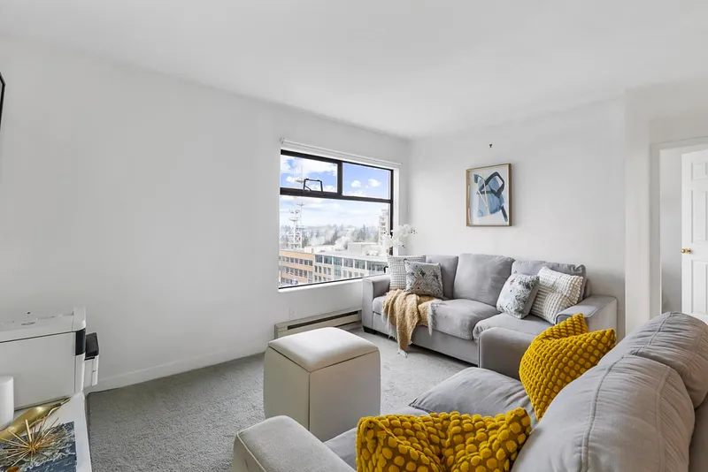 1007 615 BELMONT STREET - photo 3 of 25