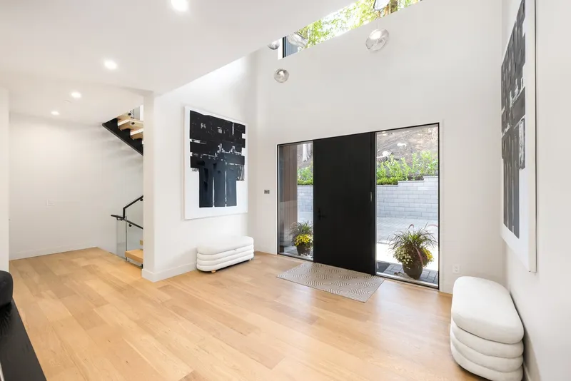 620 KENWOOD ROAD - photo 2 of 25