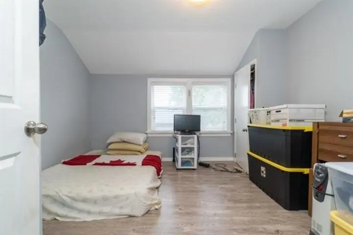 7725 BERKLEY STREET - photo 3 of 17