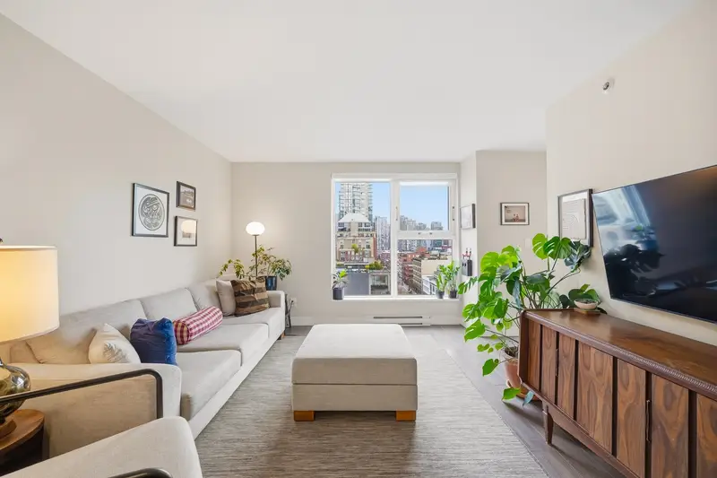 1202 1323 HOMER STREET - photo 2 of 22