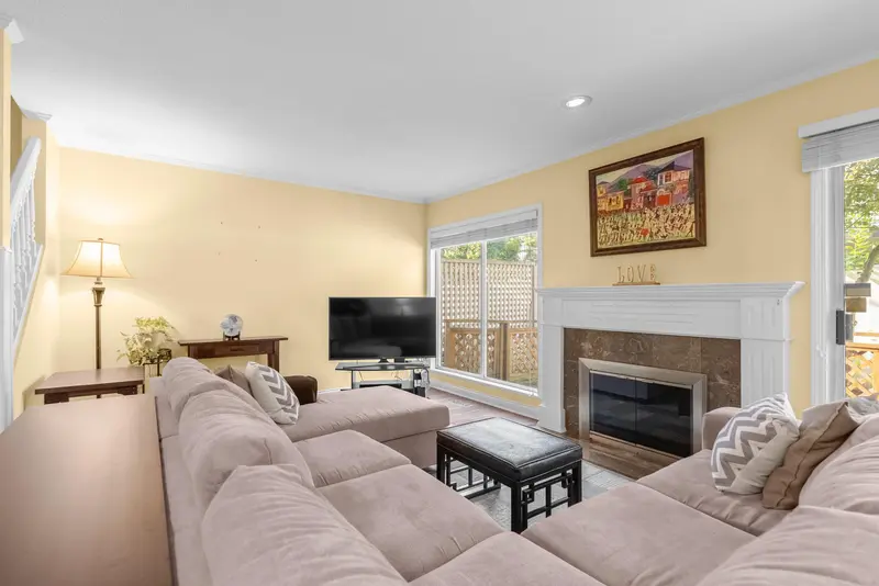 13 7820 ABERCROMBIE PLACE - photo 3 of 25