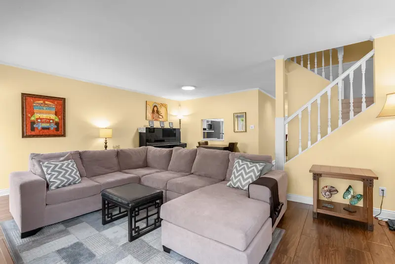 13 7820 ABERCROMBIE PLACE - photo 4 of 25