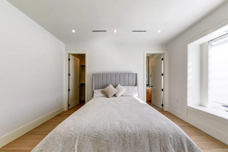 10460 WILLIAMS ROAD - photo 2 of 25