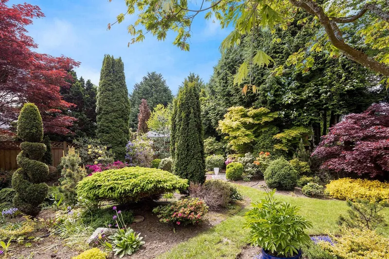 12986 20 AVENUE - photo 4 of 25