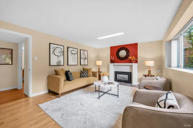 2705 HENRY STREET - photo 4 of 24