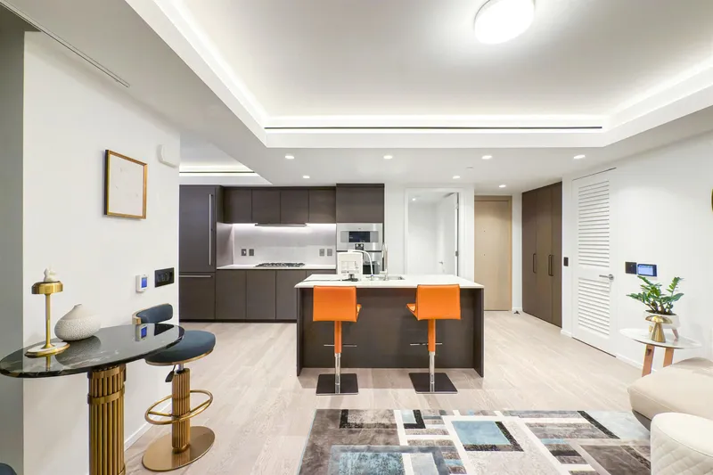 1506 1408 ROBSON STREET - photo 2 of 18