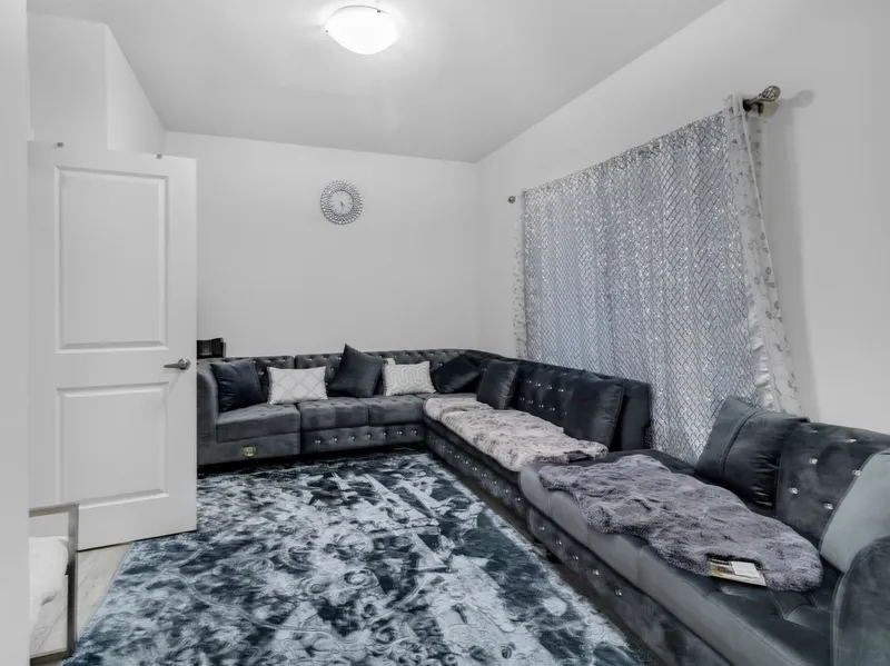 20 5867 129 STREET - photo 1 of 2