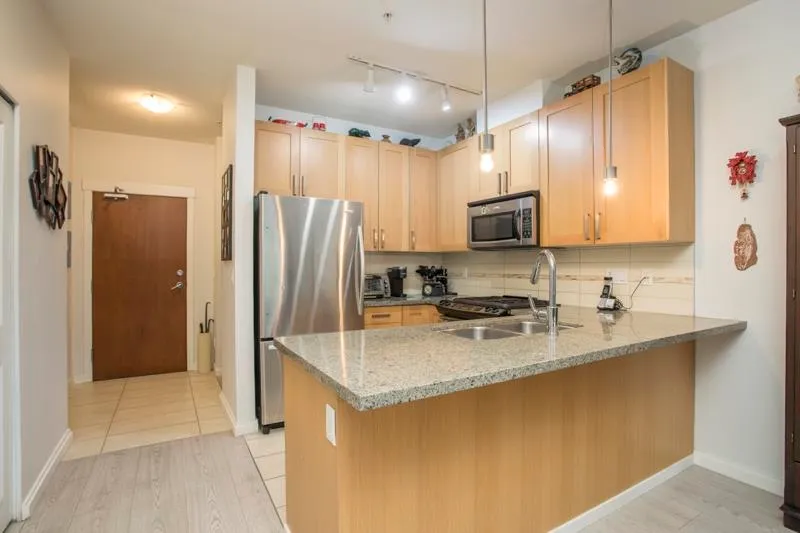 223 15988 26 AVENUE - photo 3 of 25