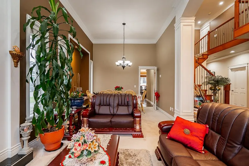 7673 146A STREET - photo 3 of 25