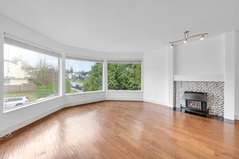 23003 REID AVENUE - photo 3 of 25