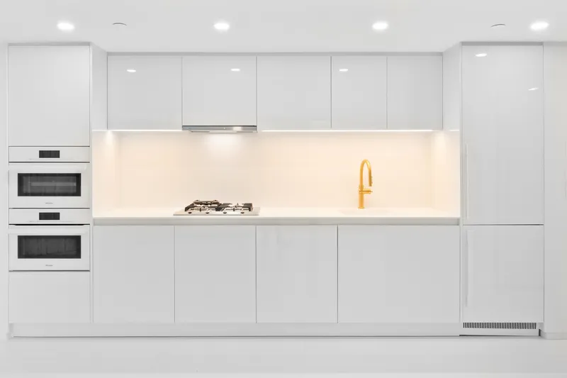 707 1033 NELSON STREET - photo 2 of 19