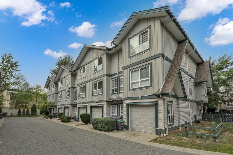 2 12730 66 AVENUE - photo 2 of 25