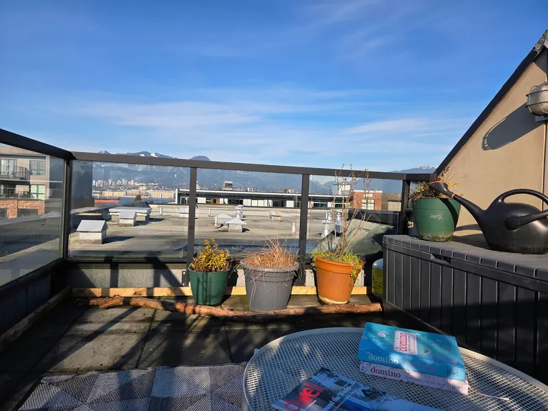 PH20 2150 E HASTINGS STREET - photo 2 of 25