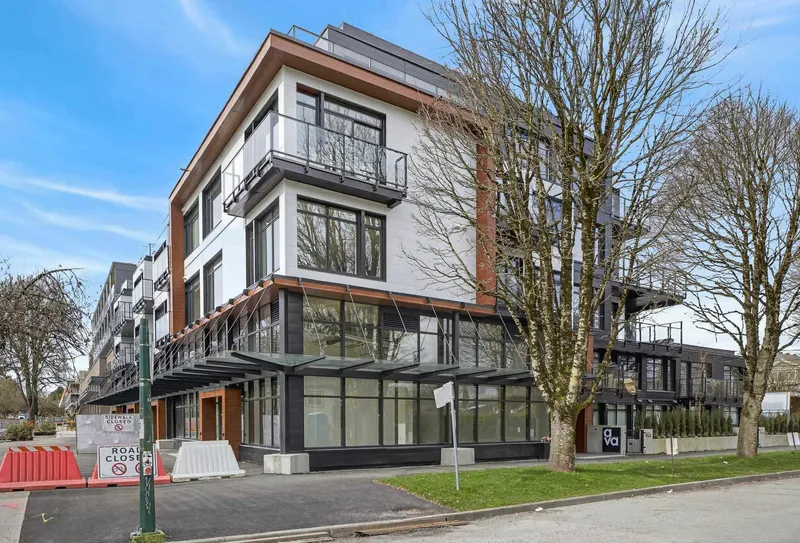 406 6485 MANITOBA STREET - photo 2 of 25