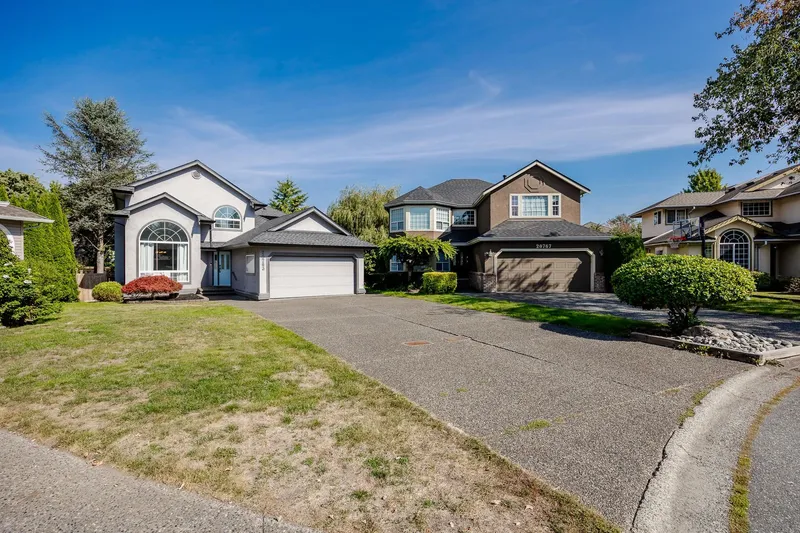 20763 91A AVENUE - photo 2 of 25