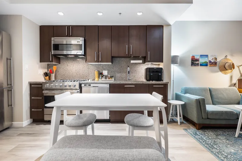 257 108 W 1ST AVENUE - photo 3 of 19