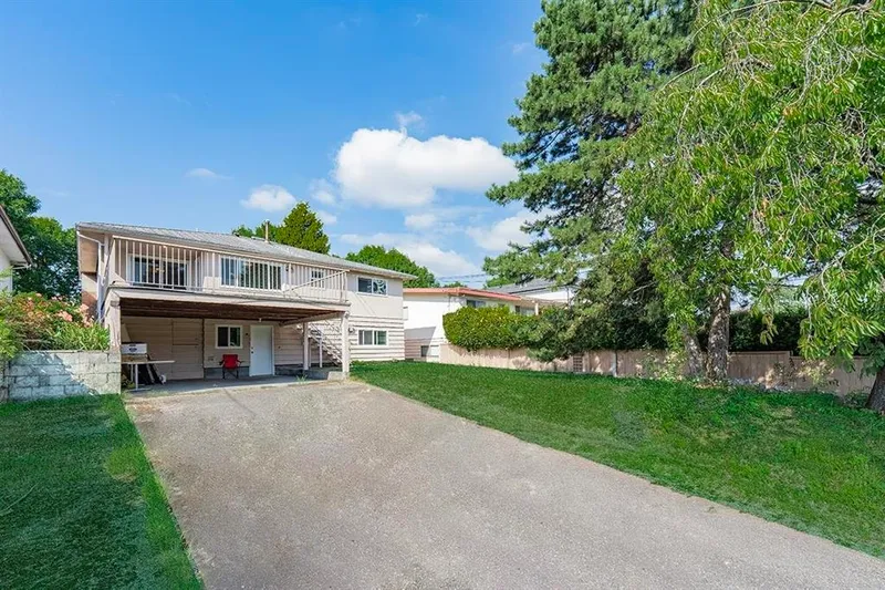 564 64TH STREET - photo 2 of 24