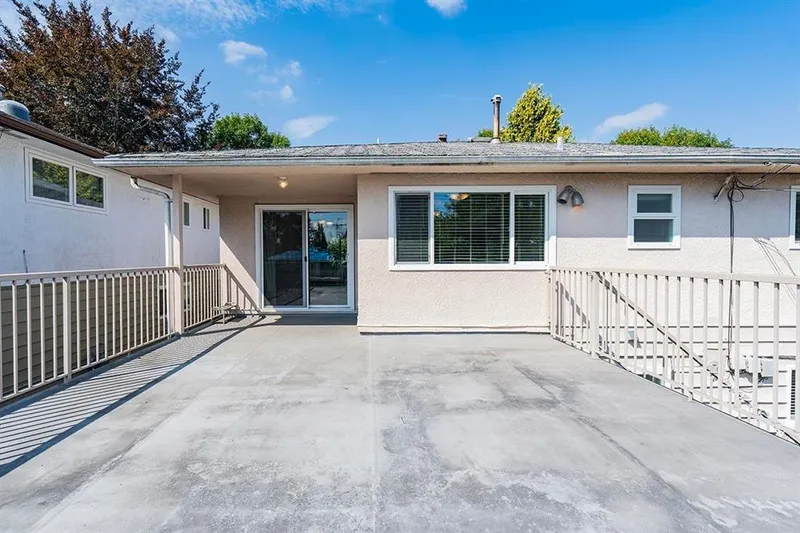 564 64TH STREET - photo 4 of 24